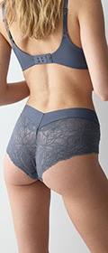 Triumph Shorty Body Make-Up Illusion Lace